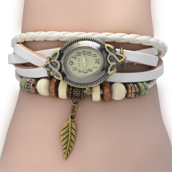 Leder Armbanduhr  VINTAGE  weiß  im Organza Beutel