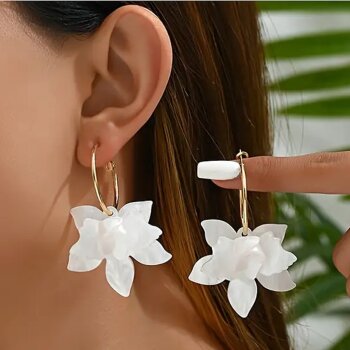 Ohrringe Floral goldfarben